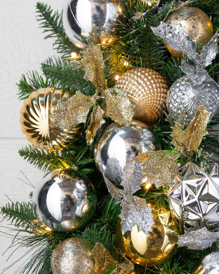 Compositions végétales d'extérieur en feuillage, argent et or